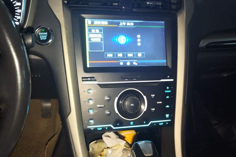 Used Ford Mondeo 2013 2.0L GTDi 200 Fashion Edition Audio And AC Panel