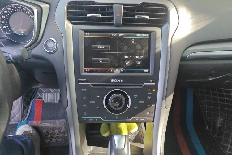 Used Ford Mondeo 2013 2.0L GTDi240 Luxury Sport Model Audio And AC Panel