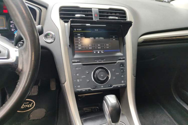 Used Ford Mondeo 2013 2.0L GTDi 200 Fashion Edition Audio And AC Panel