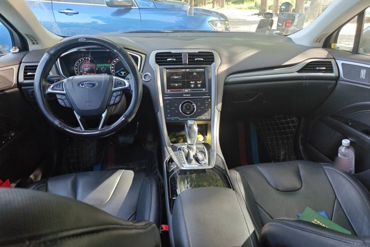 Used Ford Mondeo 2013 2.0L GTDi240 Luxury Sport Model Center Console