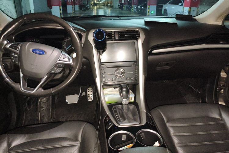 Used Ford Mondeo 2013 1.5L GTDi180 Fashion Edition Center Console