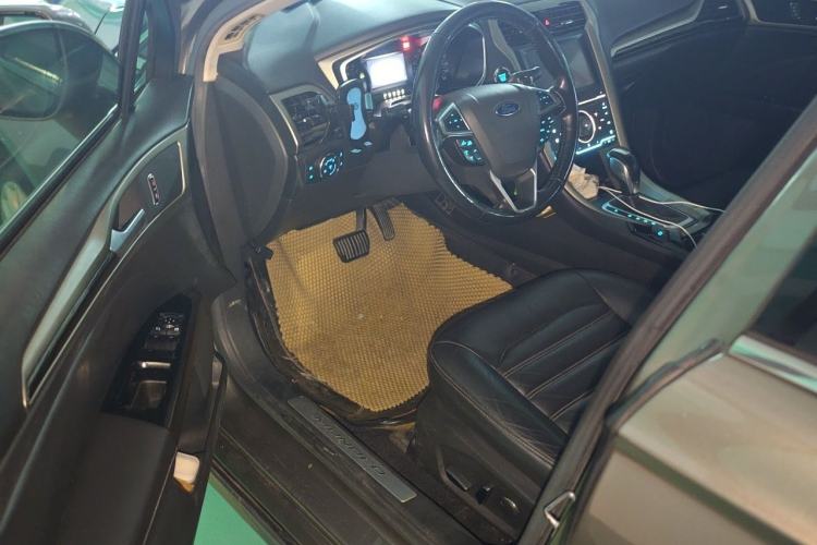 Used Ford Mondeo 2013 2.0L GTDi 200 Fashion Edition Driver Seat