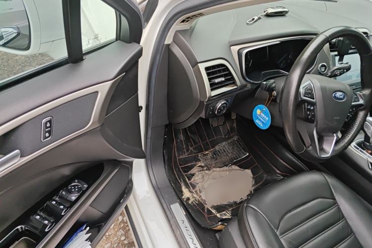 Used Ford Mondeo 2013 2.0L GTDi 200 Fashion Edition Driver Seat