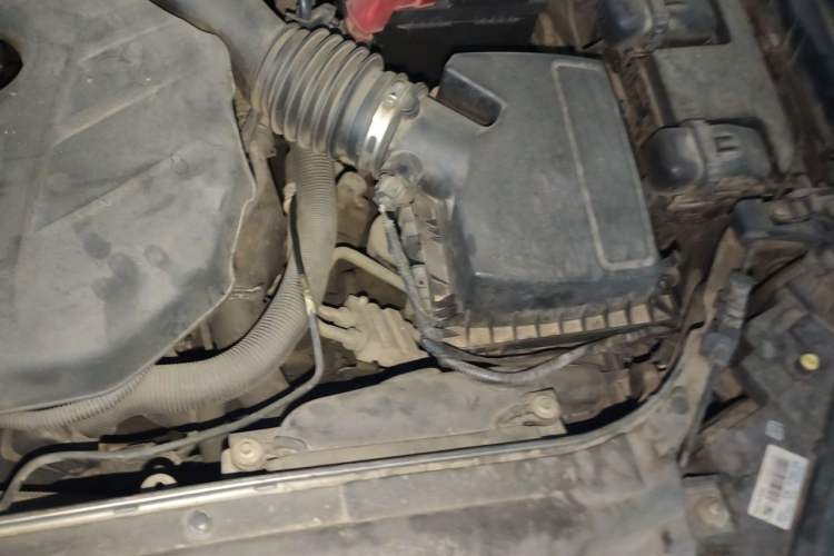 Used Ford Mondeo 2013 2.0L GTDi 200 Fashion Edition Engine Bay Left