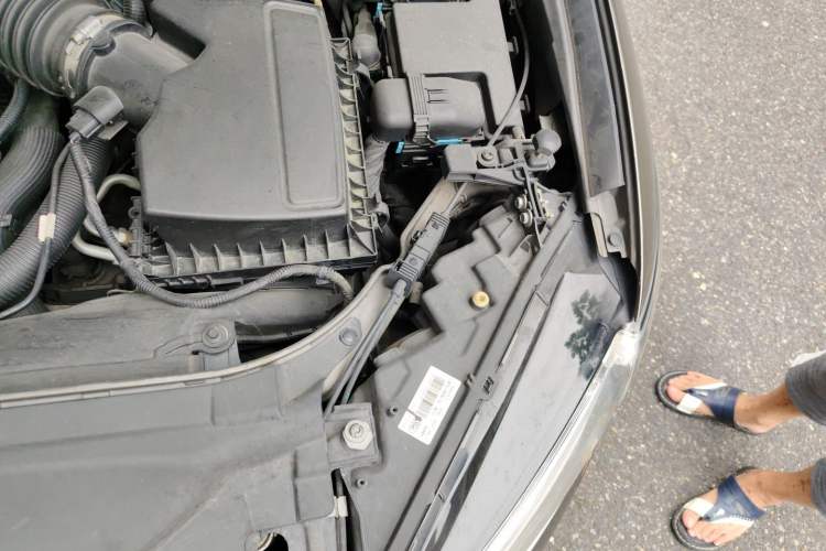 Used Ford Mondeo 2013 2.0L GTDi 200 Fashion Edition Engine Bay Left