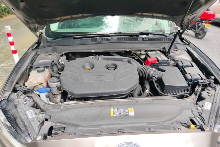 Used Ford Mondeo 2013 2.0L GTDi 200 Fashion Edition Engine Bay