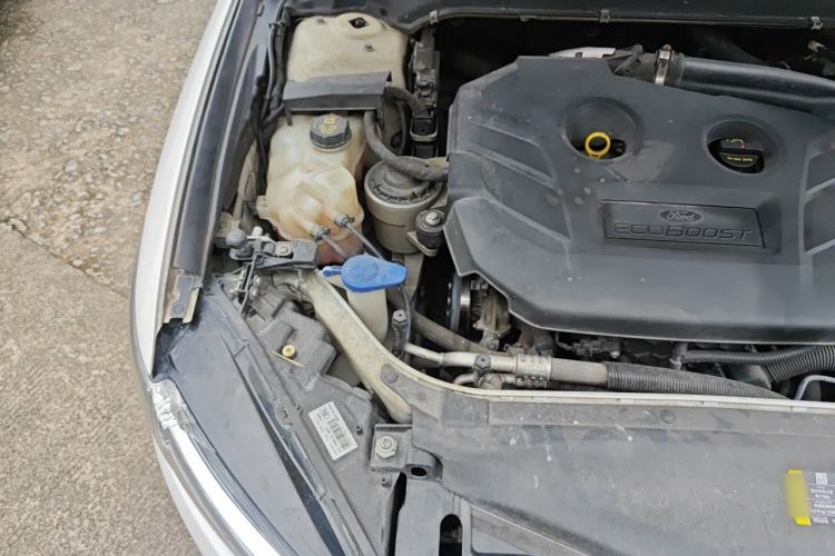 Used Ford Mondeo 2013 2.0L GTDi 200 Fashion Edition Engine Bay Right