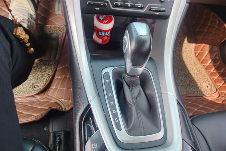 Used Ford Mondeo 2013 1.5L GTDi180 Fashion Edition Gear Lever