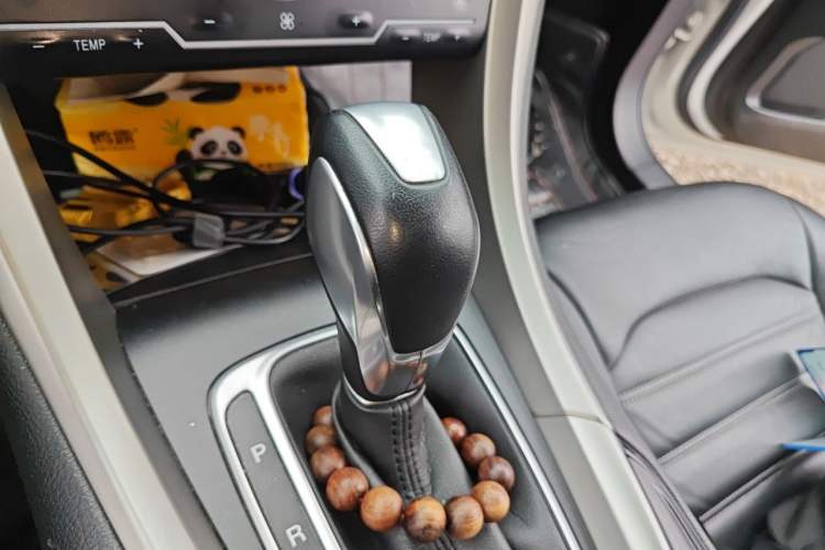 Used Ford Mondeo 2013 2.0L GTDi 200 Fashion Edition Gear Lever