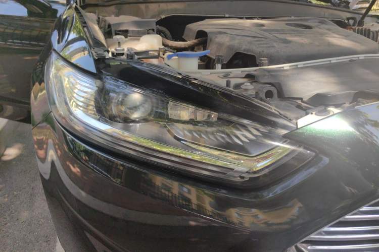 Used Ford Mondeo 2013 2.0L GTDi240 Luxury Sport Model Right Front Headlight