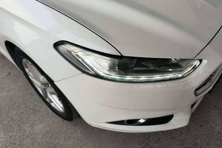 Used Ford Mondeo 2013 1.5L GTDi180 Fashion Edition Right Front Headlight