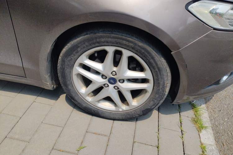 Used Ford Mondeo 2013 1.5L GTDi180 Fashion Edition Right Front Wheel Hub