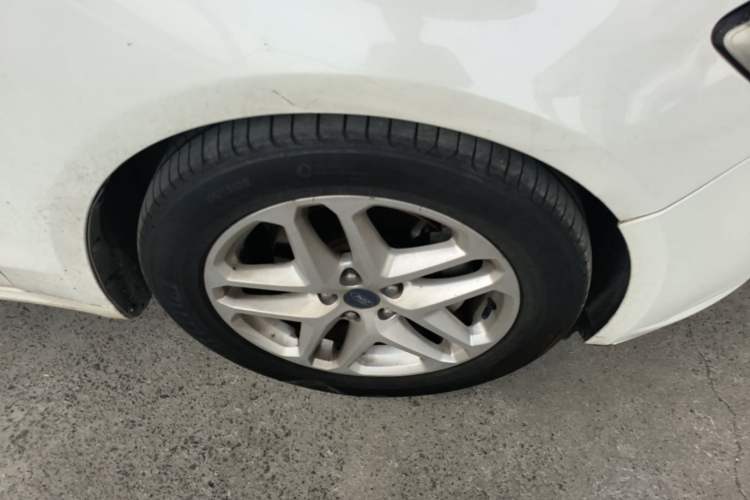 Used Ford Mondeo 2013 1.5L GTDi180 Fashion Edition Right Front Wheel Hub