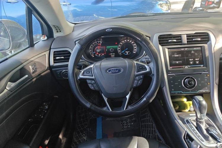Used Ford Mondeo 2013 2.0L GTDi240 Luxury Sport Model Steering Wheel