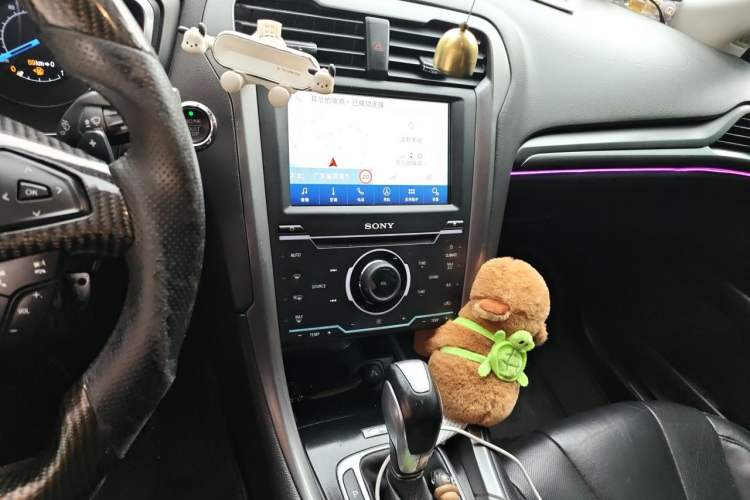 Used Ford Mondeo 2013 2.0L GTDi240 Luxury Sport Model Audio And AC Panel