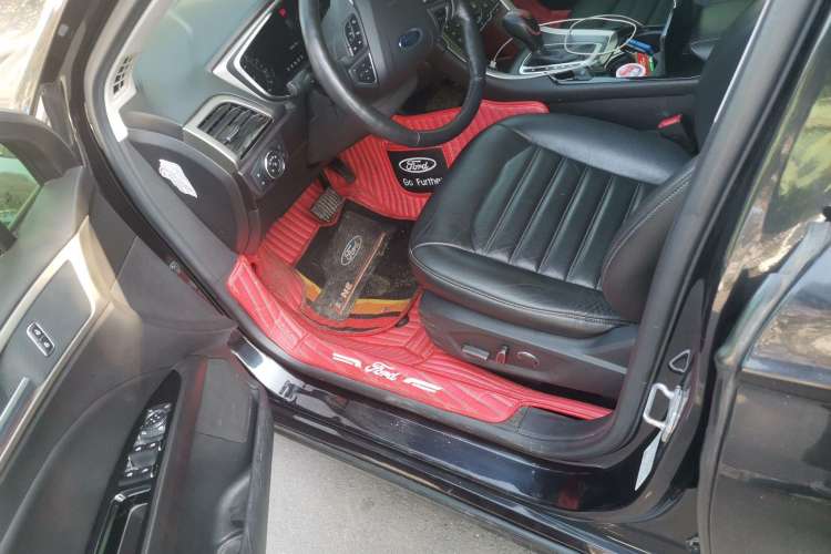 Used Ford Mondeo 2013 2.0L GTDi 200 Fashion Edition Driver Seat