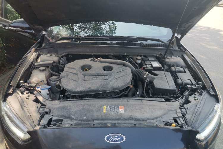 Used Ford Mondeo 2013 2.0L GTDi 200 Fashion Edition Engine Bay