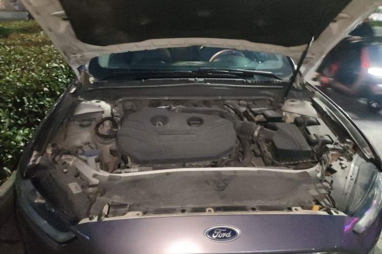 Used Ford Mondeo 2013 2.0L GTDi 200 Fashion Edition Engine Bay