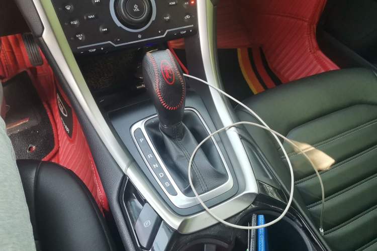 Used Ford Mondeo 2013 2.0L GTDi 200 Fashion Edition Gear Lever