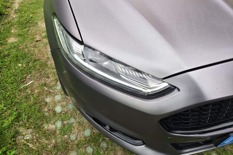 Used Ford Mondeo 2013 2.0L GTDi240 Luxury Sport Model Right Front Headlight