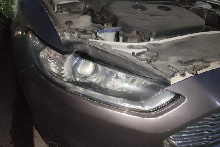 Used Ford Mondeo 2013 2.0L GTDi 200 Fashion Edition Right Front Headlight