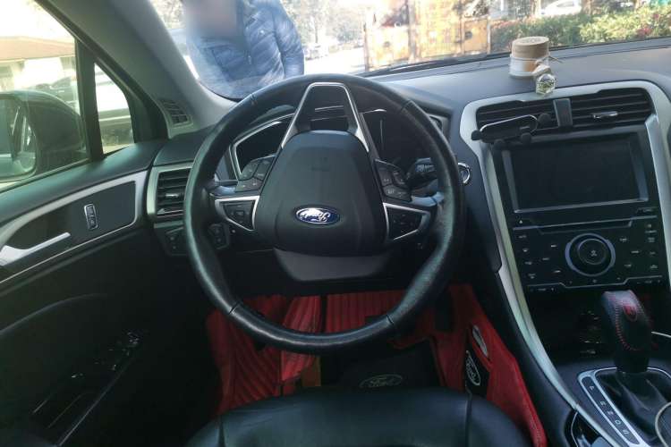 Used Ford Mondeo 2013 2.0L GTDi 200 Fashion Edition Steering Wheel