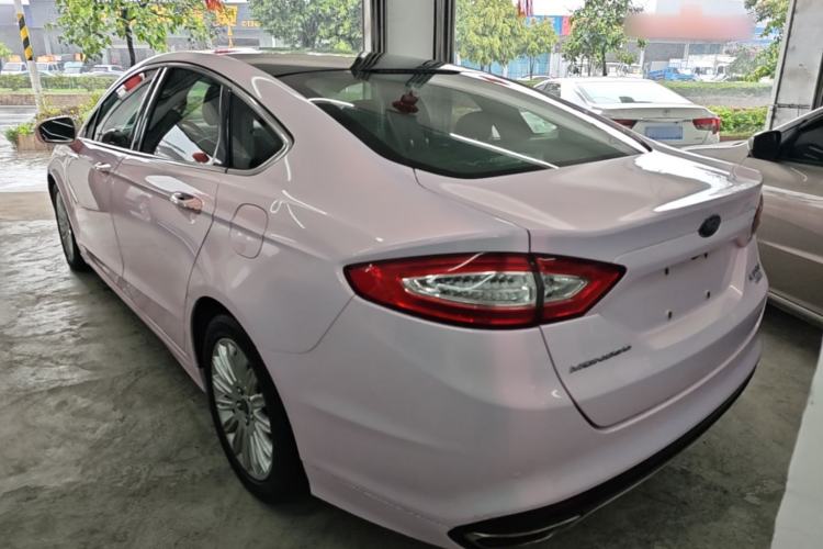 Used Ford Mondeo 2013 2.0L GTDi 200 Luxury Model Rear Left 45 Deg