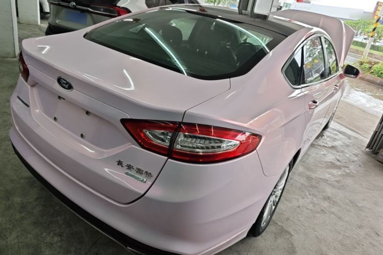Used Ford Mondeo 2013 2.0L GTDi 200 Luxury Model Rear Right 45 Deg