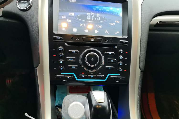 Used Ford Mondeo 2013 2.0L GTDi 200 Fashion Edition Audio And AC Panel