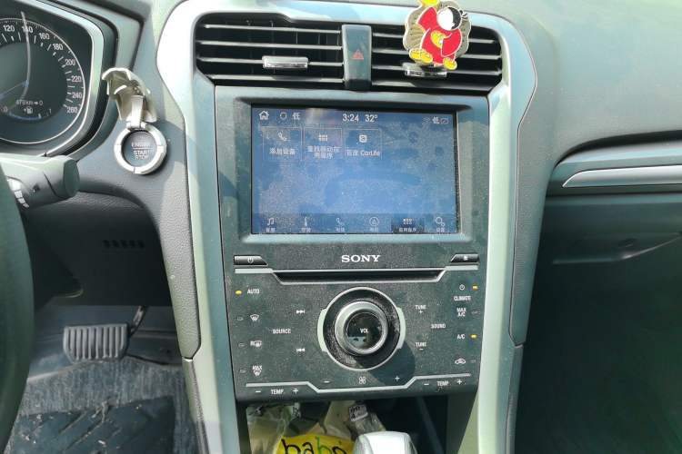 Used Ford Mondeo 2013 2.0L GTDi240 Luxury Sport Model Audio And AC Panel