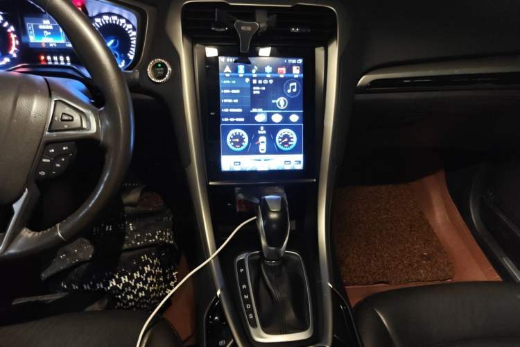 Used Ford Mondeo 2013 2.0L GTDi 200 Fashion Edition Audio And AC Panel