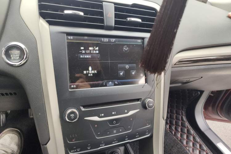 Used Ford Mondeo 2013 2.0L GTDi 200 Luxury Model Audio And AC Panel