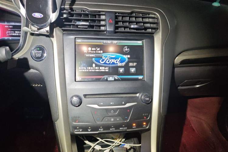 Used Ford Mondeo 2013 2.0L GTDi 200 Luxury Model Audio And AC Panel