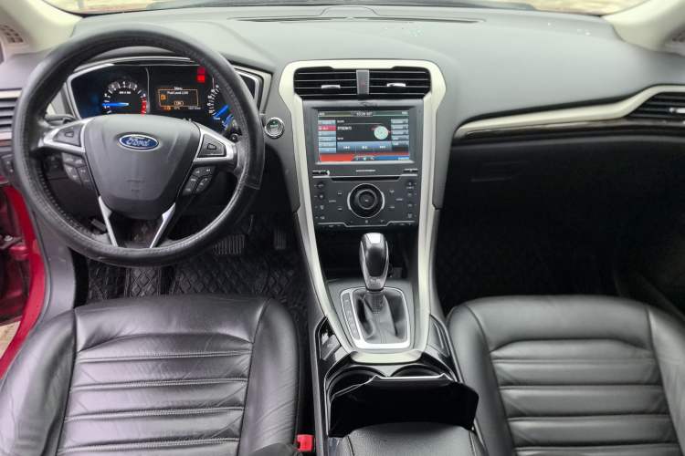 Used Ford Mondeo 2013 2.0L GTDi 200 Fashion Edition Center Console