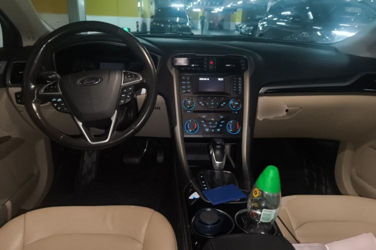 Used Ford Mondeo 2013 1.5L GTDi180 Fashion Edition Center Console