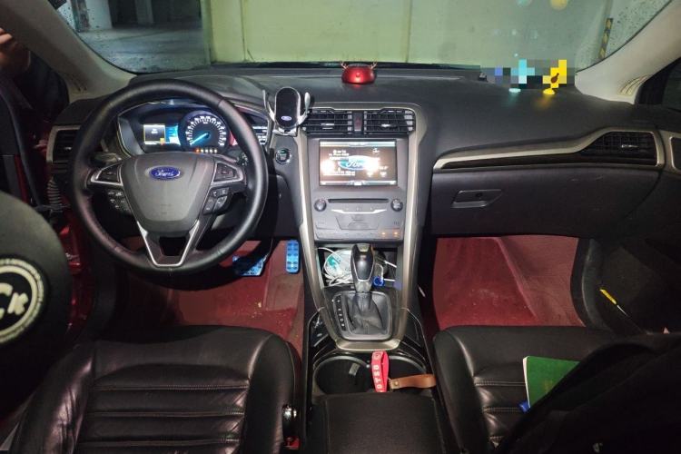 Used Ford Mondeo 2013 2.0L GTDi 200 Luxury Model Center Console