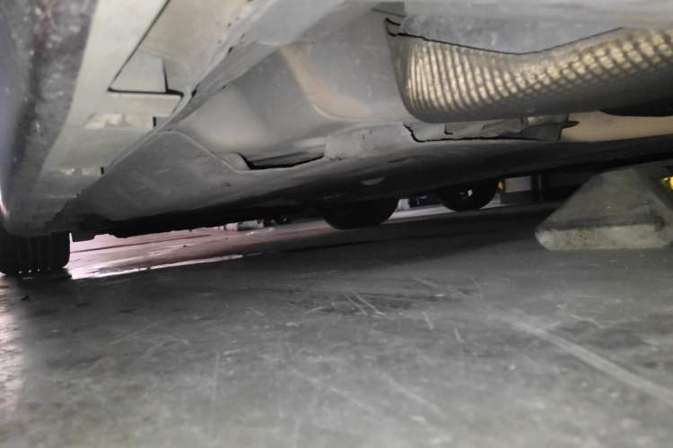 Used Ford Mondeo 2013 2.0L GTDi 200 Luxury Model Chassis Rear Left
