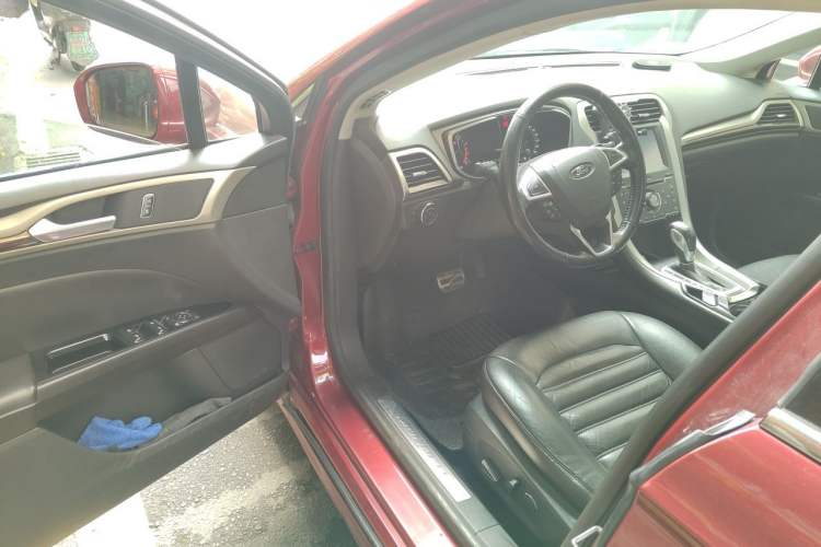 Used Ford Mondeo 2013 2.0L GTDi 200 Fashion Edition Driver Seat