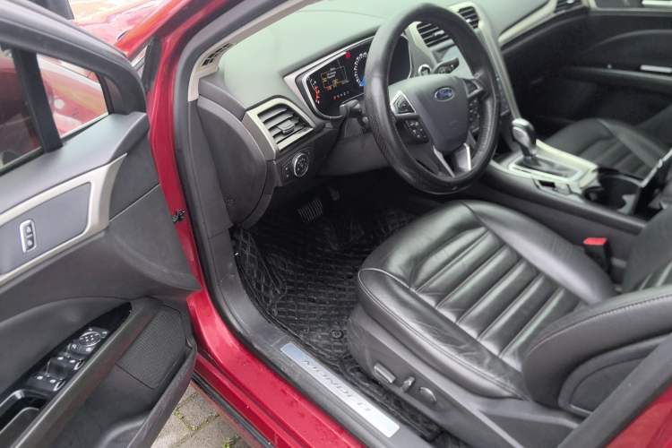 Used Ford Mondeo 2013 2.0L GTDi 200 Fashion Edition Driver Seat