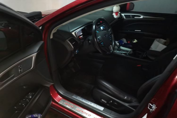 Used Ford Mondeo 2013 2.0L GTDi 200 Fashion Edition Driver Seat