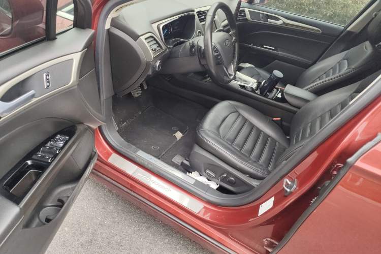 Used Ford Mondeo 2013 2.0L GTDi 200 Luxury Model Driver Seat