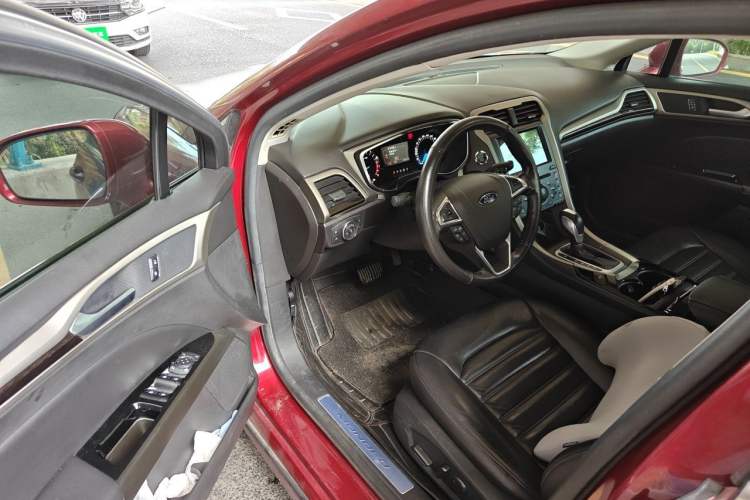 Used Ford Mondeo 2013 2.0L GTDi 200 Fashion Edition Driver Seat