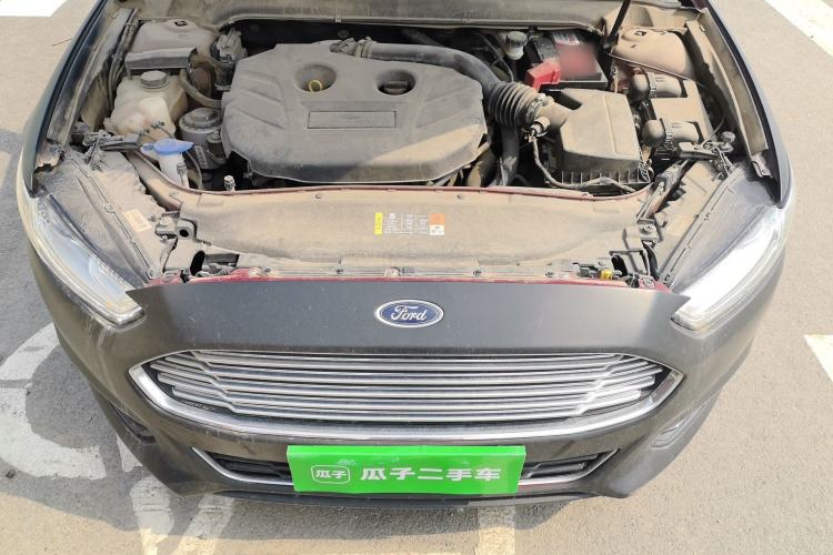 Used Ford Mondeo 2013 2.0L GTDi240 Luxury Sport Model Engine Bay