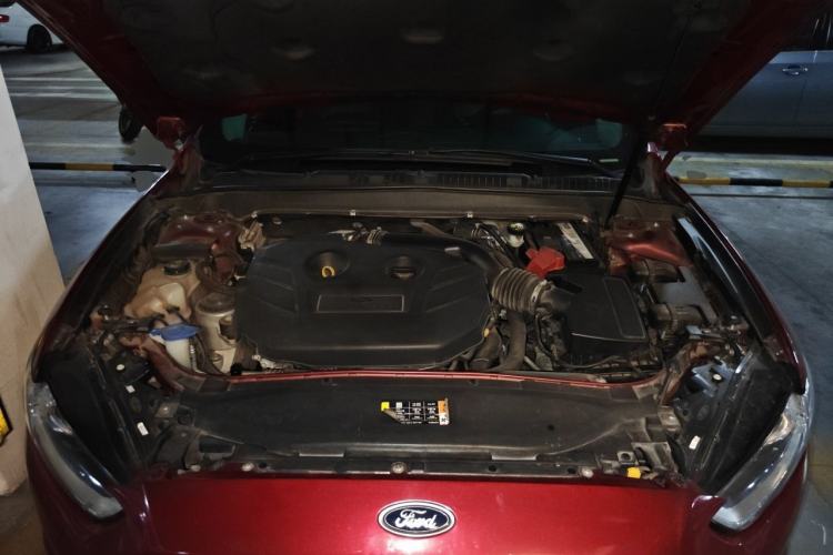 Used Ford Mondeo 2013 2.0L GTDi 200 Fashion Edition Engine Bay
