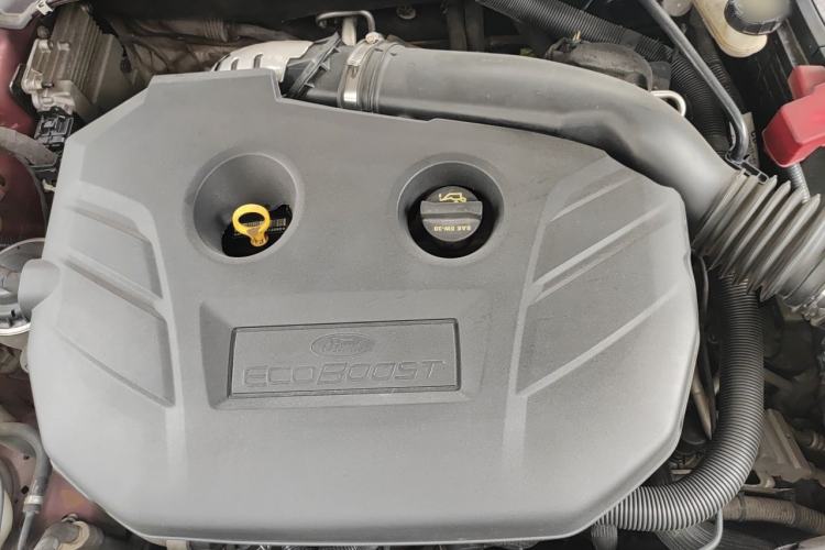 Used Ford Mondeo 2013 2.0L GTDi240 Luxury Sport Model Engine Bay