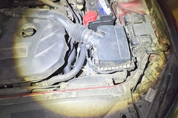 Used Ford Mondeo 2013 2.0L GTDi 200 Fashion Edition Engine Bay Left