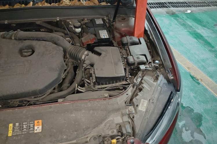 Used Ford Mondeo 2013 2.0L GTDi 200 Luxury Model Engine Bay Left