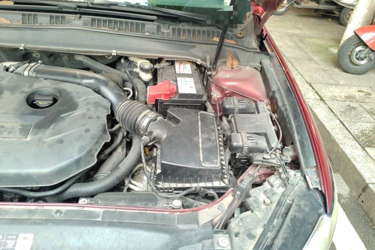 Used Ford Mondeo 2013 2.0L GTDi 200 Fashion Edition Engine Bay Left