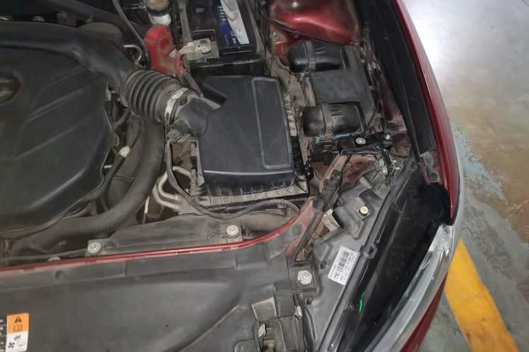 Used Ford Mondeo 2013 2.0L GTDi 200 Fashion Edition Engine Bay Left