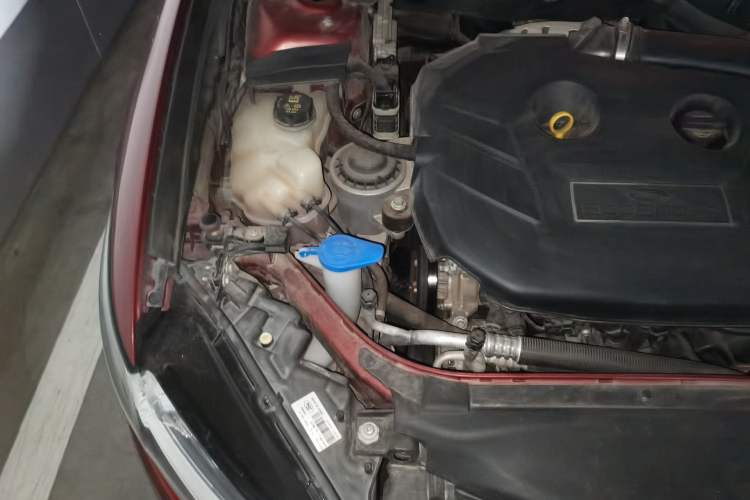 Used Ford Mondeo 2013 2.0L GTDi 200 Fashion Edition Engine Bay Right